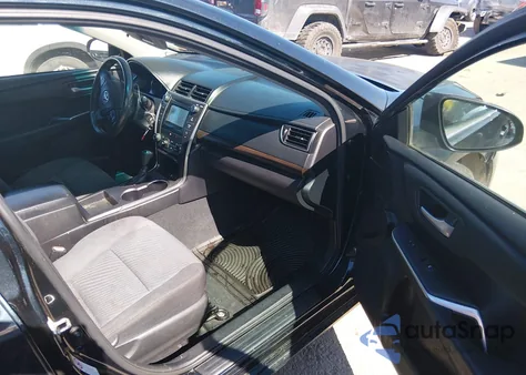 2016 Toyota Camry Le z USA, uszkodzony, nr VIN 4T1BF1FK1GU515657